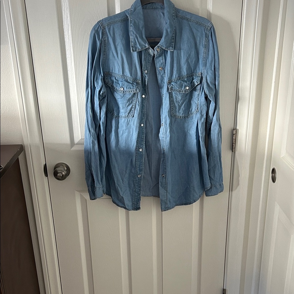 Source Unknown Women’s Light Blue Button Down Shirt With Pockets, Size 0XL, NWOT